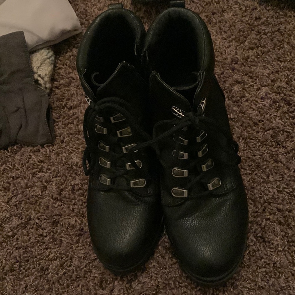 Heel boots